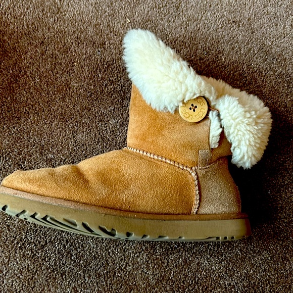 UGG Sheepskin Lined Boots - Chestnut - Picture 2 of 5